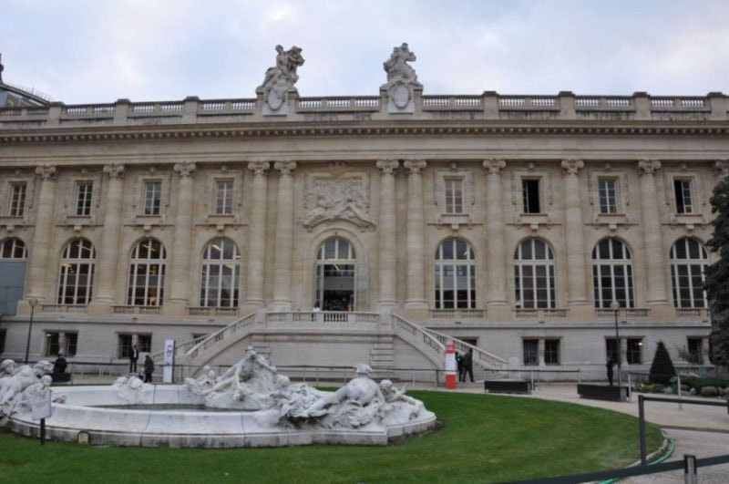 %_tempFileNamegrand_palais_2011_04%